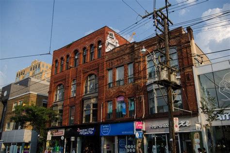 queen street west toronto restaurants